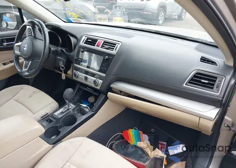 2016 Subaru Legacy 2.5I Premium z USA, uszkodzony, nr VIN 4S3BNAD68G3064133